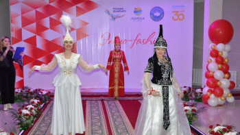 Фотография к новости: Көкшетауда ұлттық киімдер фестивалі өтті