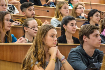 Фотография к новости: Елордалық І курс студенттері қашықтан оқиды