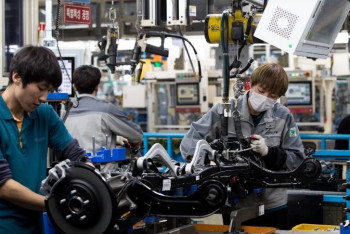 Фотография к новости: Депутат қазақстандықтардың Оңтүстік Кореяда заңды еңбек етуін шешуді сұрады