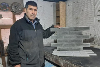 Фотография к новости: Қазалылық кәсіпкерлер құрылысқа қажет бұйымдар мен қоспаларды шығаруда