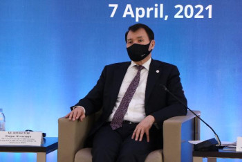 Фотография к новости: Бизнеспен жұмыс «бір қақпаның ойыны» болмауы тиіс – Шпекбаев