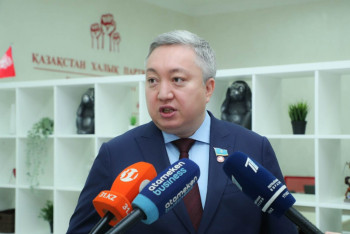 Фотография к новости: ВИЧ-ке қарсы кейбір дәрілер 10-20 есе қымбатқа сатып алынған