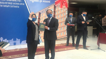 Фотография к новости: Елордадағы университет қызметкерлері баспаналы болды