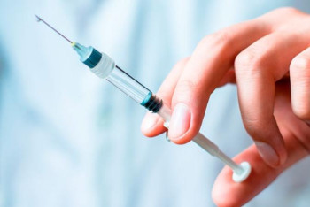 Фотография к новости: Бірқатар лауазымды тұлғалар вакцина салдырды