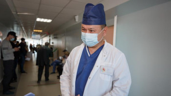 Фотография к новости: Дәрігер кімдерге вакцина салуға болмайтыны туралы айтты