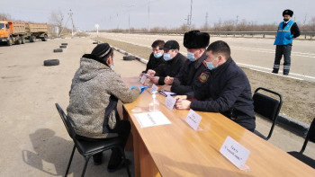 Фотография к новости: Ақмолалық полицейлер «Жолда қабылдау» акциясын ұйымдастырды 