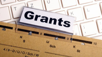 Фотография к новости: Әлеуметтік осал топтан шыққан бала мемлекеттік грантқа үміткер бола ала ма?