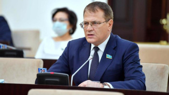 Фотография к новости: Қаражат желге ұшып жатыр. Депутат тиімсіз жұмсалып жатқан субсидиялар туралы айтты