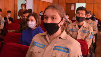 Фотография к новости: Сарбаздар оқушыларға «Ерлік сабағын» өткізді