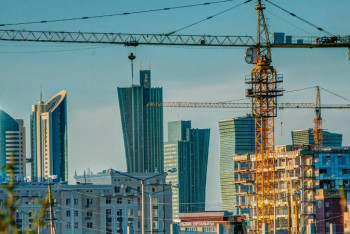 Фотография к новости: Алматы мен Нұр-Сұлтанда аумақтарды дамыту және оларға құрылыс салу қалай реттеледі?