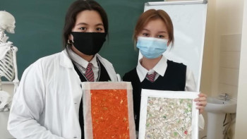 Фотография к новости: Жас өнертапқыштар тетрақаптамадан сұйық түсқағаз жасау жолын ойлап тапты 