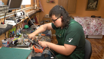 Фотография к новости: Павлодарлық оқушы байланыссыз дезинфектор өндіре бастады