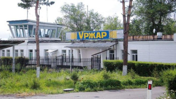 Фотография к новости: Үржар әуежайына қалыңдығы 17 сантиметрлік асфальт төселеді