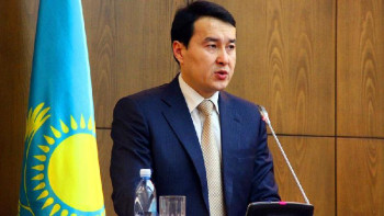 Фотография к новости: Әлихан Смайылов көлеңкелі экономика деңгейін төмендетуге не көмектесетінін айтты