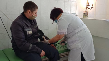 Фотография к новости: СҚО-да жазасын өтеушілерге коронавирусқа қарсы екпе салынып жатыр