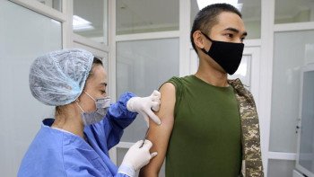 Фотография к новости: 30 мың әскери қызметші вакцина салдырды – Таласов