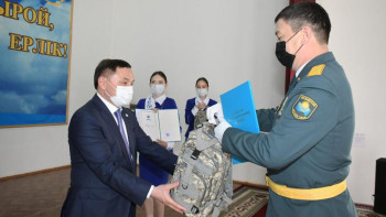 Фотография к новости: Ақмолалық Отан қорғаушыларға құрмет көрсетілді