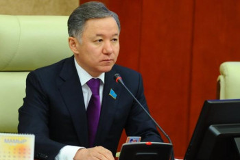 Фотография к новости: Осындай уәделеріңіз қашан аяқталады? Нығматулин Мусин басқаратын министрлікті сынады