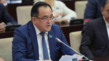 Фотография к новости: Әкімдік өзі көрсеткен ауылға жібереді. Депутат мемлекеттік бағдарламаны сынға алды