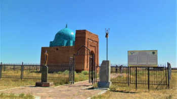 Фотография к новости: Министр «Жошы хан күмбезінің» қасына ректордың ата-анасының жерленуіне қатысты пікір білдірді