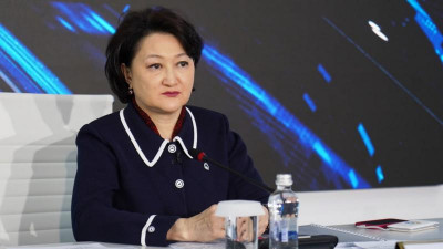 Мәдениет министрі халық алдында есеп беріп жатыр