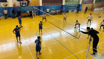 Фотография к новости: Нұртілеу Иманғалиұлын еске алуға арналған волейболдан біріншілік басталды