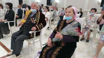 Фотография к новости: Көкшетауда өнегелі отбасыларға құрмет көрсетілді