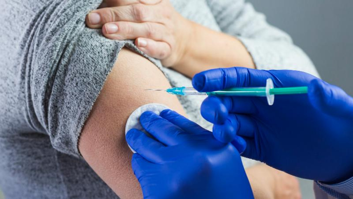 100 мыңнан астам адам Hayat-Vax вакцинасын салдырған