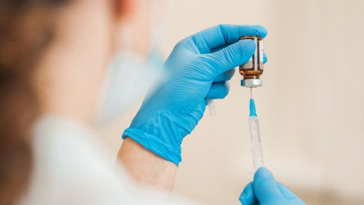 Вакцина алған 100-ден астам адам КВИ жұқтырды – ДСМ