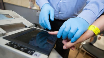 Фотография к новости: Тұрғымбаев саусақ ізін тапсыруға міндеттейтін заңның неге кейінге шегерілгенін айтты