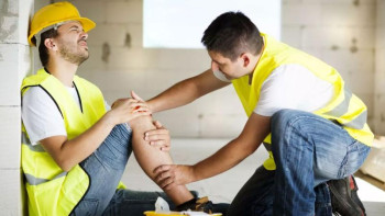 Фотография к новости: Өндірісте жарақат алған жұмысшыға мемлекет жәрдемақы төлейді