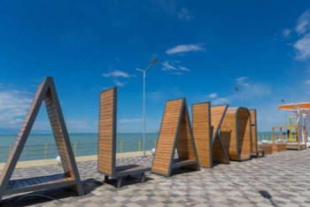 Фотография к новости: Артық бюрократияның қажеті жоқ, Алакөлге келушілерден ПТР тест талап етілмейді – Баталов