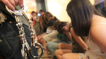 Фотография к новости: 38 қазақстандықты Бахрейнде жезөкшелікке мәжбүрлеген қылмыстық топ ісі сотқа жолданды