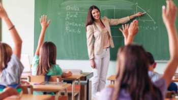 Фотография к новости: Аймағамбетов: Мұғалімдер 56 күндік еңбек демалысына уақытылы шығуы керек