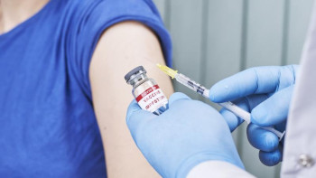 Фотография к новости: Сарапшылар алматылық акушердің бойында вакцинациядан кейін құрысудың пайда болу себебін түсіндірді