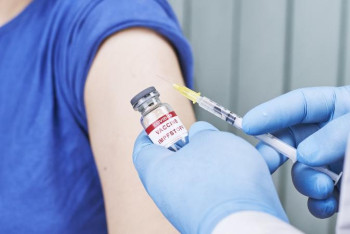 Фотография к новости: Сарапшылар алматылық акушердің бойында вакцинациядан кейін құрысудың пайда болу себебін түсіндірді