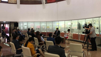 Фотография к новости: Аида Балаева жас тарихшылармен кездесті