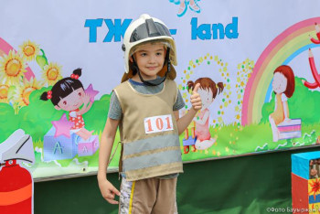 Фотография к новости: ﻿Елордалық бүлдіршіндер өрт сөндіруші мамандығының қыр-сырын меңгерді