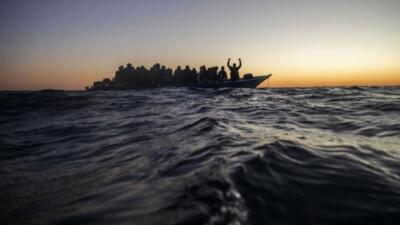 Тунисте мигранттар мінген қайық суға батып кетті 