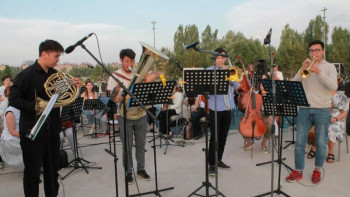 Фотография к новости: Ашық аспан астындағы концерт