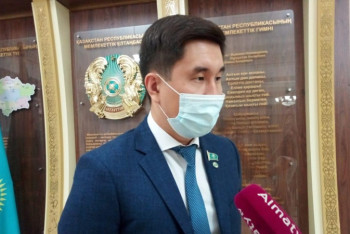 Фотография к новости: Мемлекеттік рәміздерді ұлықтау тұрғындардың елге деген сүйіспеншілігін арттырады – ﻿депутат