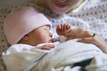 Фотография к новости: Министр бала туу мен күтіміне байланысты берілетін жәрдемақылар мөлшерін айтты