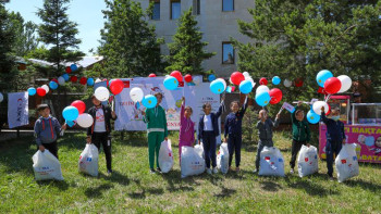 Фотография к новости: «Ұлылар жейдесі»: TIKA елордалық балаларға қыстық киімдер сыйға тартты