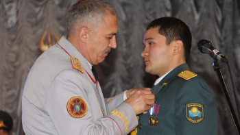 Фотография к новости: Емханада жатқан кезде болашақ жарыммен таныстым – жауынгер Сырым Сүндетов