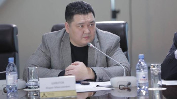 Фотография к новости: Саясаттанушы Алматы жұртшылығын коронавирусқа қарсы вакцина алуға шақырды