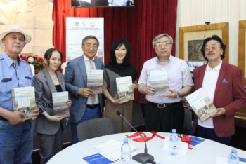 Фотография к новости: «Ұлы даланың көне сарындары» антологиясының 2-томы жарық көрді