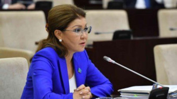 Фотография к новости: Шетелдік БАҚ-та теріс резонанс туындайды. Назарбаева Маминге ескертті