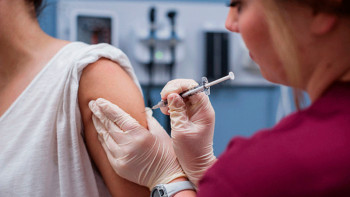 Фотография к новости: Вакциналау мәселесінде өзімшілдік танытуға болмайды – дәрігер