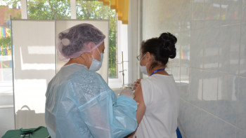 Фотография к новости: Павлодар қаласының сауда нүктелерінде көшпелі екпе пункттері жұмыс істейді