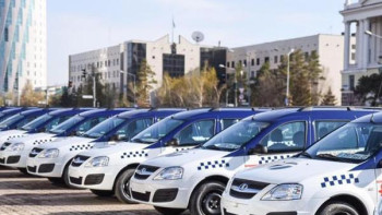 Фотография к новости: Қызметтік көліктен бас тартқан Көлгінов таксимен жүретінін айтты